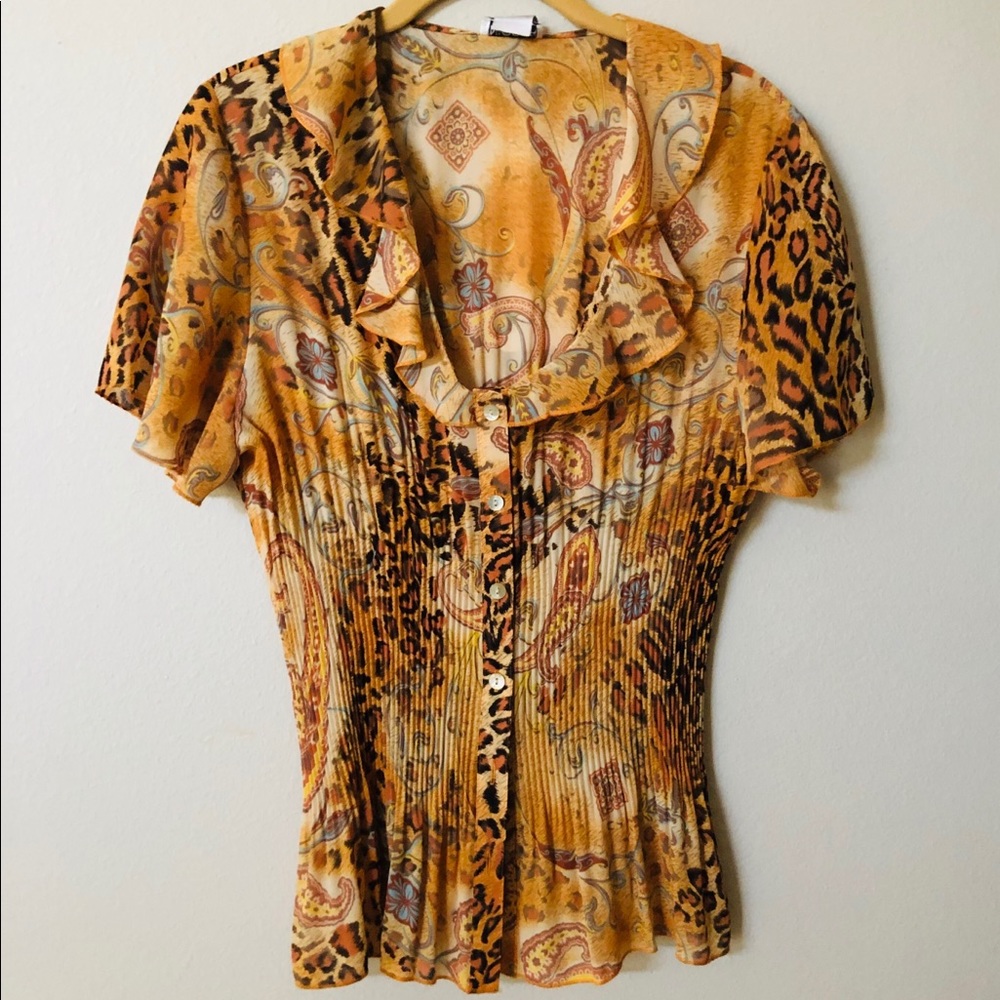 Nicola NWT Gorgeous Top! Colors are beautiful